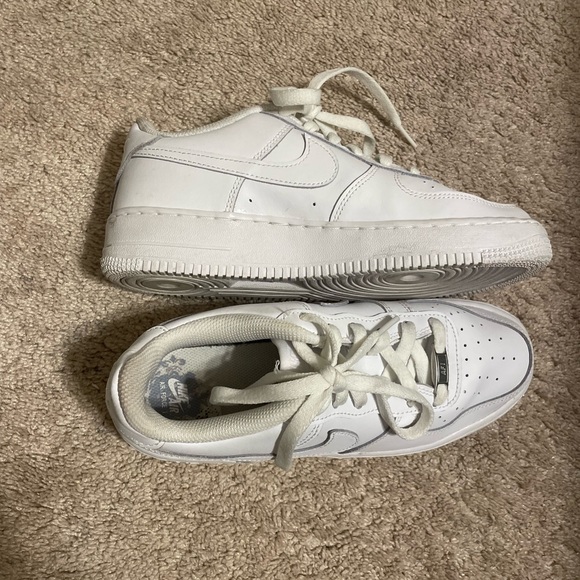 Nike Air Force 1 - Picture 1 of 5